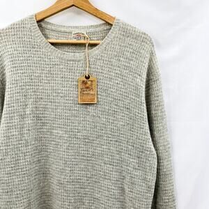 Faherty Gray Waffle Knit Cashmere Crew Neck Sweater in Light Gray